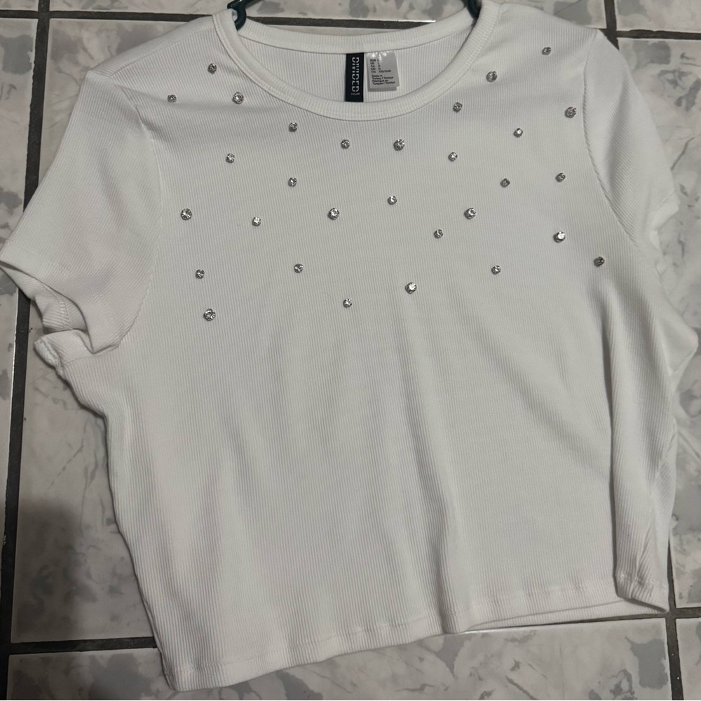 H&M white top.